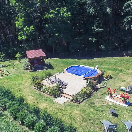 Holiday In With Swimming Pool Ferienhaus